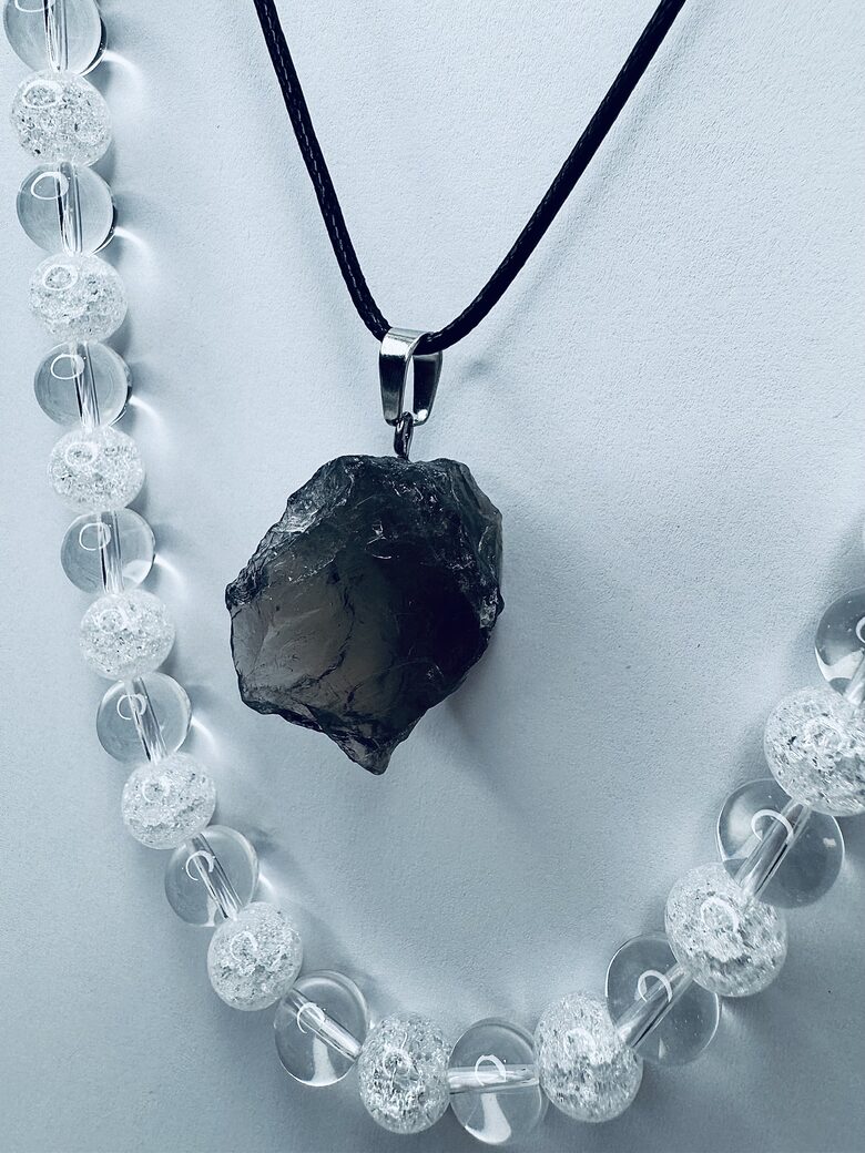 Dūmu kvarcs neapstrādāts